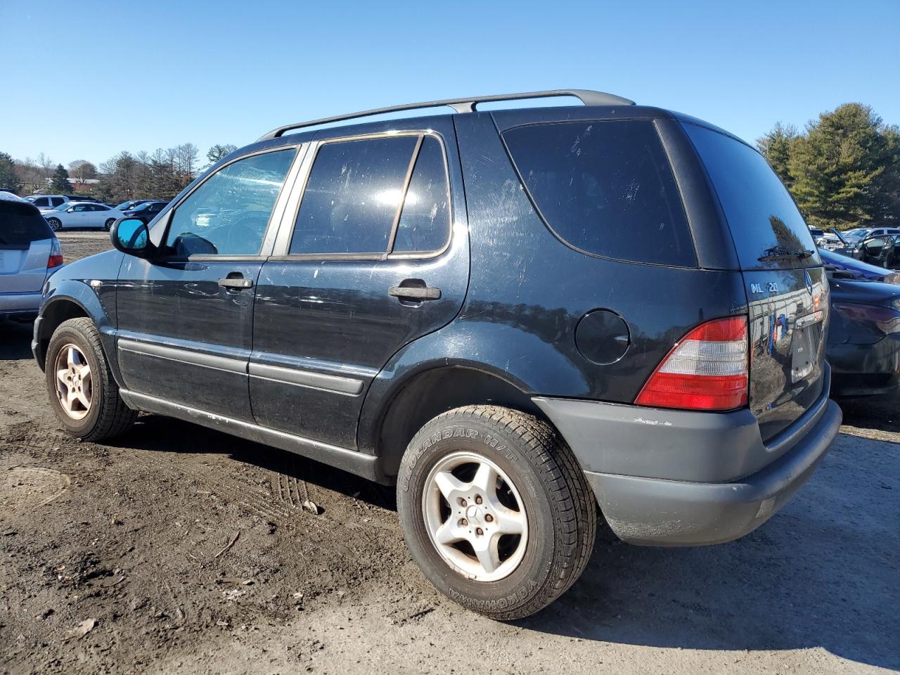 Image 2 of 1998 MERCEDES-BENZ ML 320 1998 with VIN 4JGAB54E1WA034674