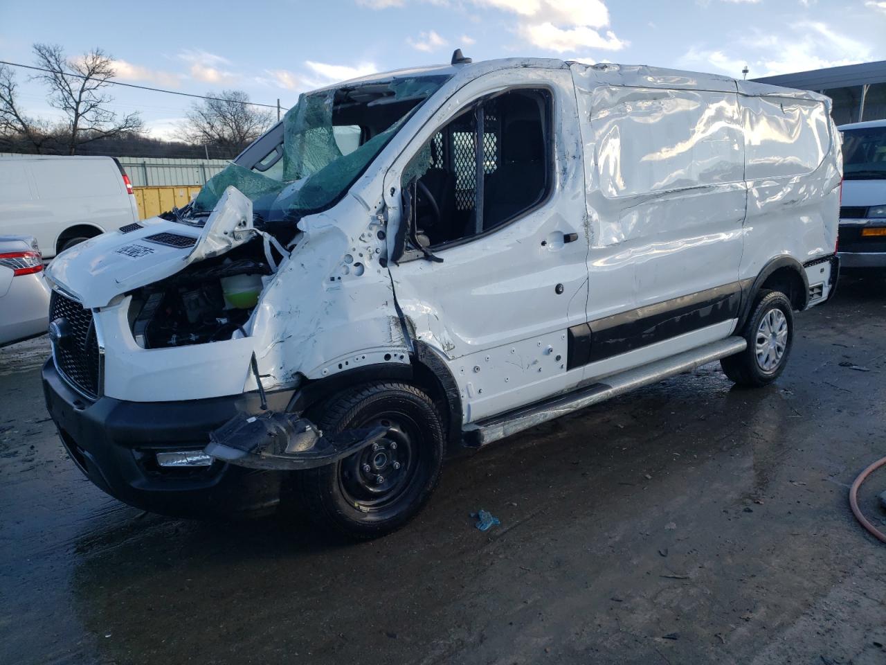 Изображение 1 2023 FORD TRANSIT T-250 2023 с VIN 1FTBR1Y83PKA85753