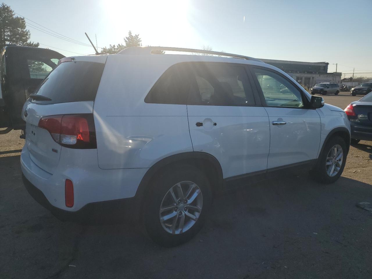 Image 3 of 2015 KIA SORENTO LX 2015 with VIN 5XYKT4A73FG576669