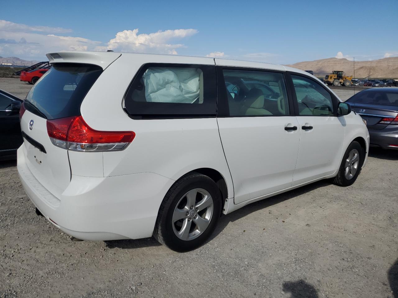 Изображение 3 2013 TOYOTA SIENNA  2013 с VIN 5TDZK3DC2DS351499