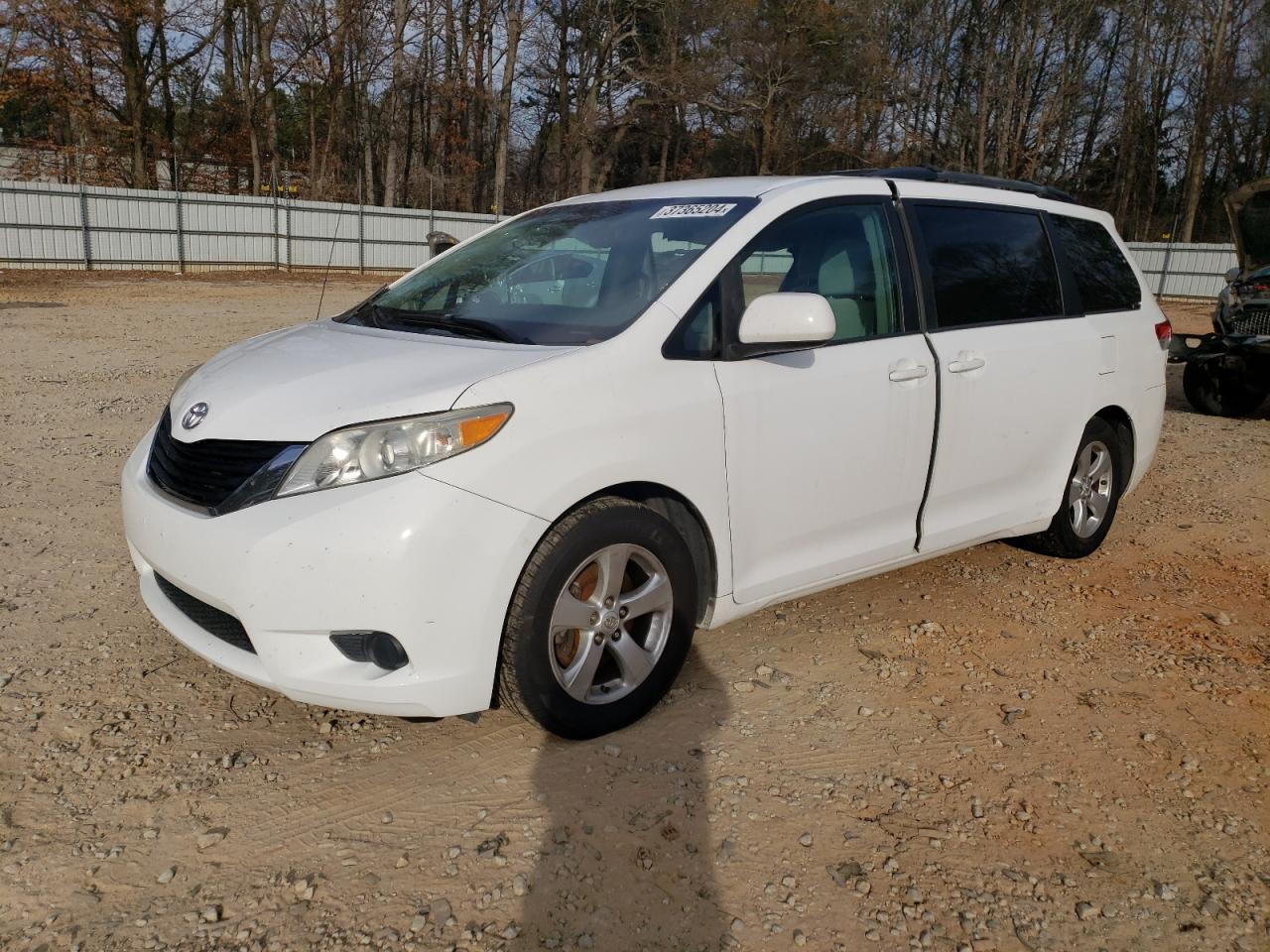 Obraz 1 z 2011 TOYOTA SIENNA LE 2011 z VIN 5TDKK3DCXBS175042