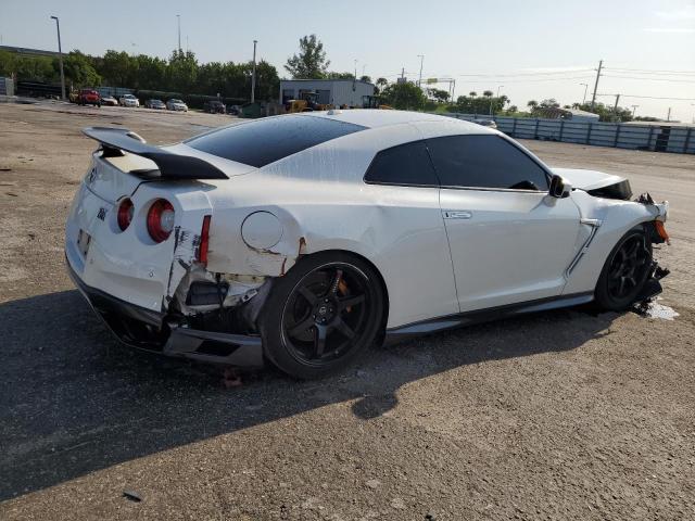 Image 3 of 2019 NISSAN GT-R PURE 2019 with VIN JN1AR5EF6KM750232