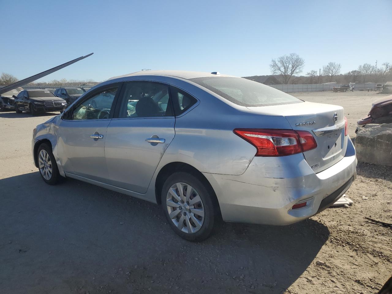 Obraz 2 z 2017 NISSAN SENTRA S 2017 z VIN 3N1AB7AP3HY340704