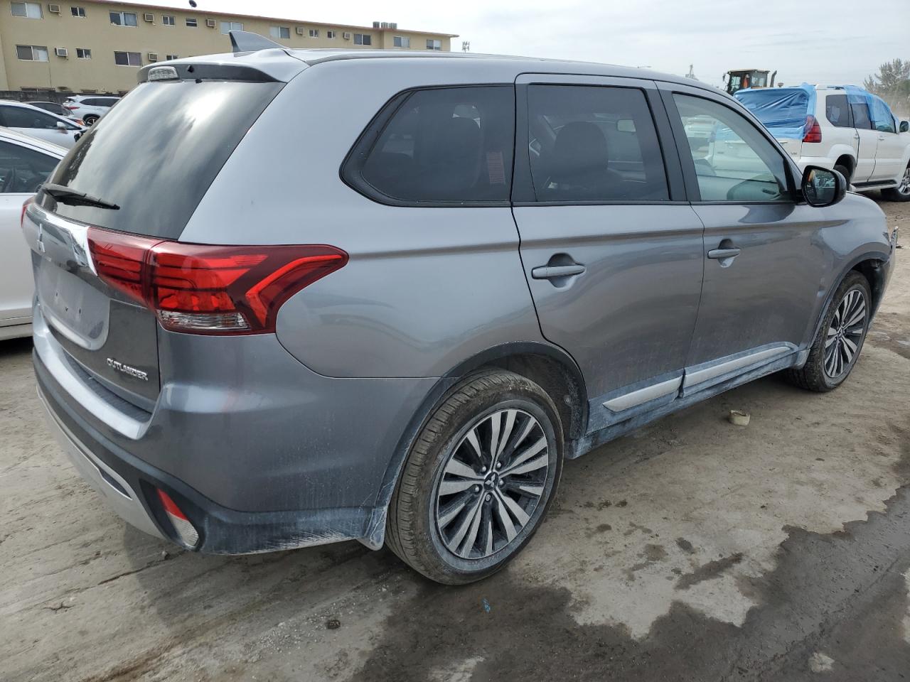 Изображение 3 2019 MITSUBISHI OUTLANDER ES 2019 с VIN JA4AD2A38KZ004500