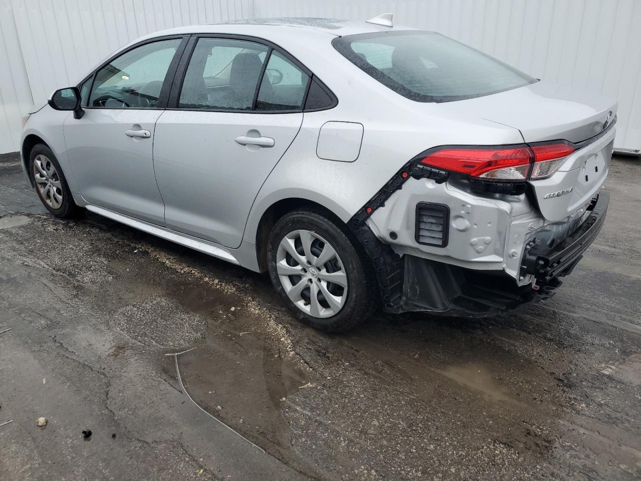 Image 2 of 2022 TOYOTA COROLLA LE 2022 with VIN 5YFEPMAE8NP331621