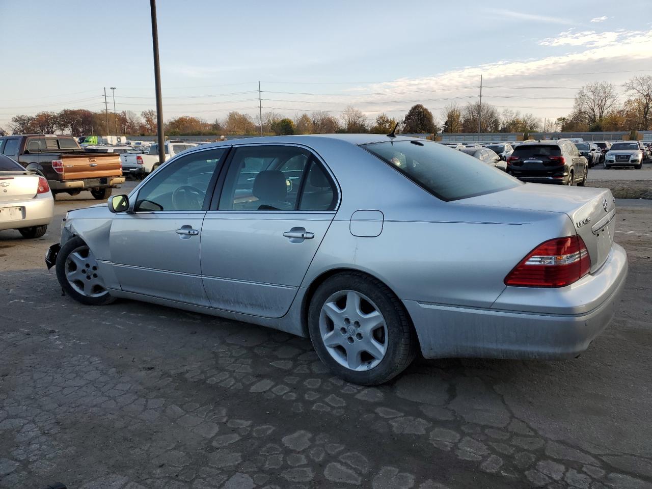 Obraz 2 z 2004 LEXUS LS 430 2004 z VIN JTHBN36F640142302