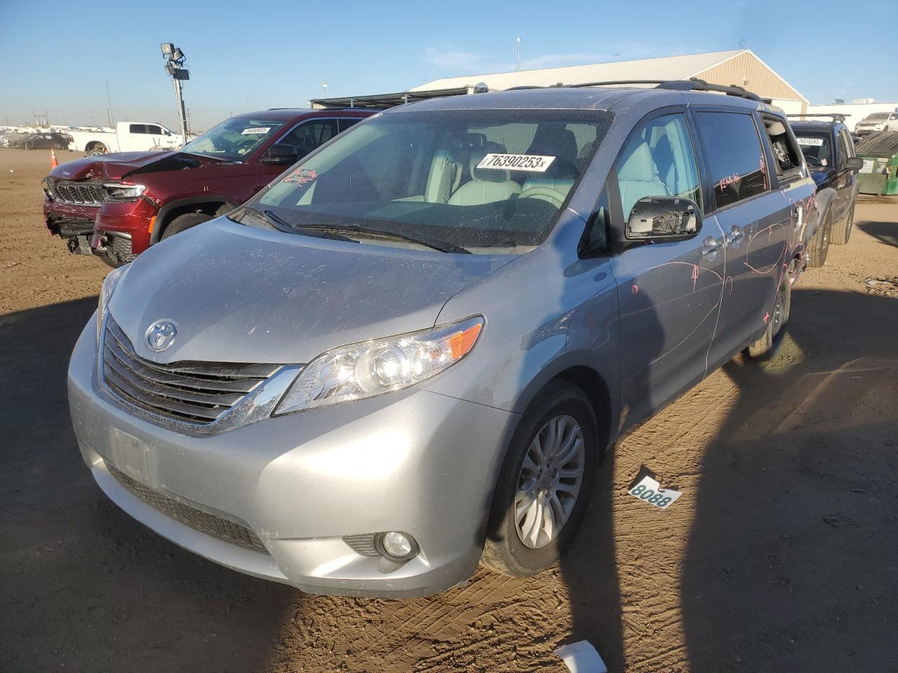 Image 1 of 2013 TOYOTA SIENNA XLE 2013 with VIN 5TDYK3DC5DS397646
