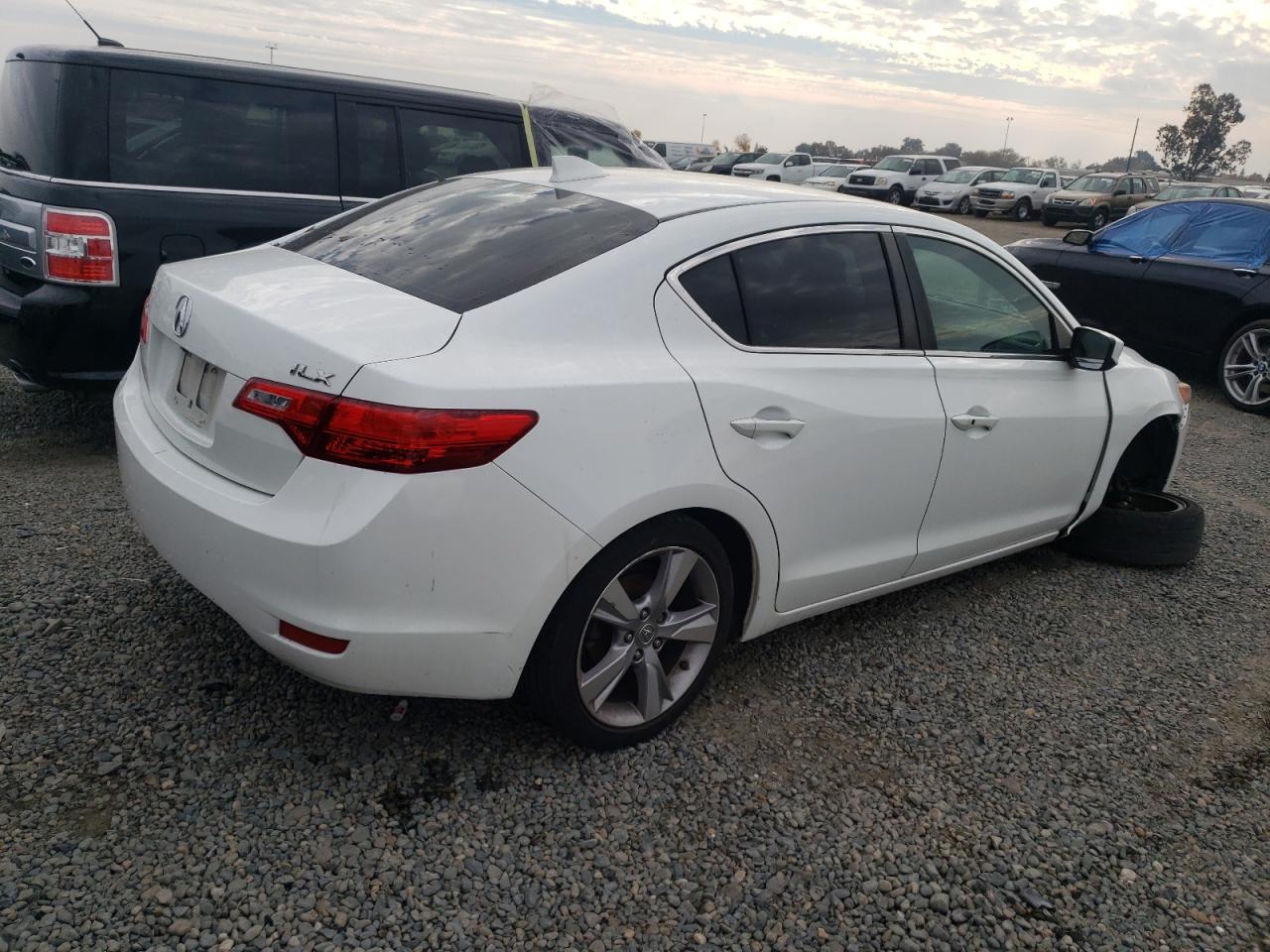 Image 3 of 2014 ACURA ILX 20 2014 with VIN 19VDE1F31EE012627