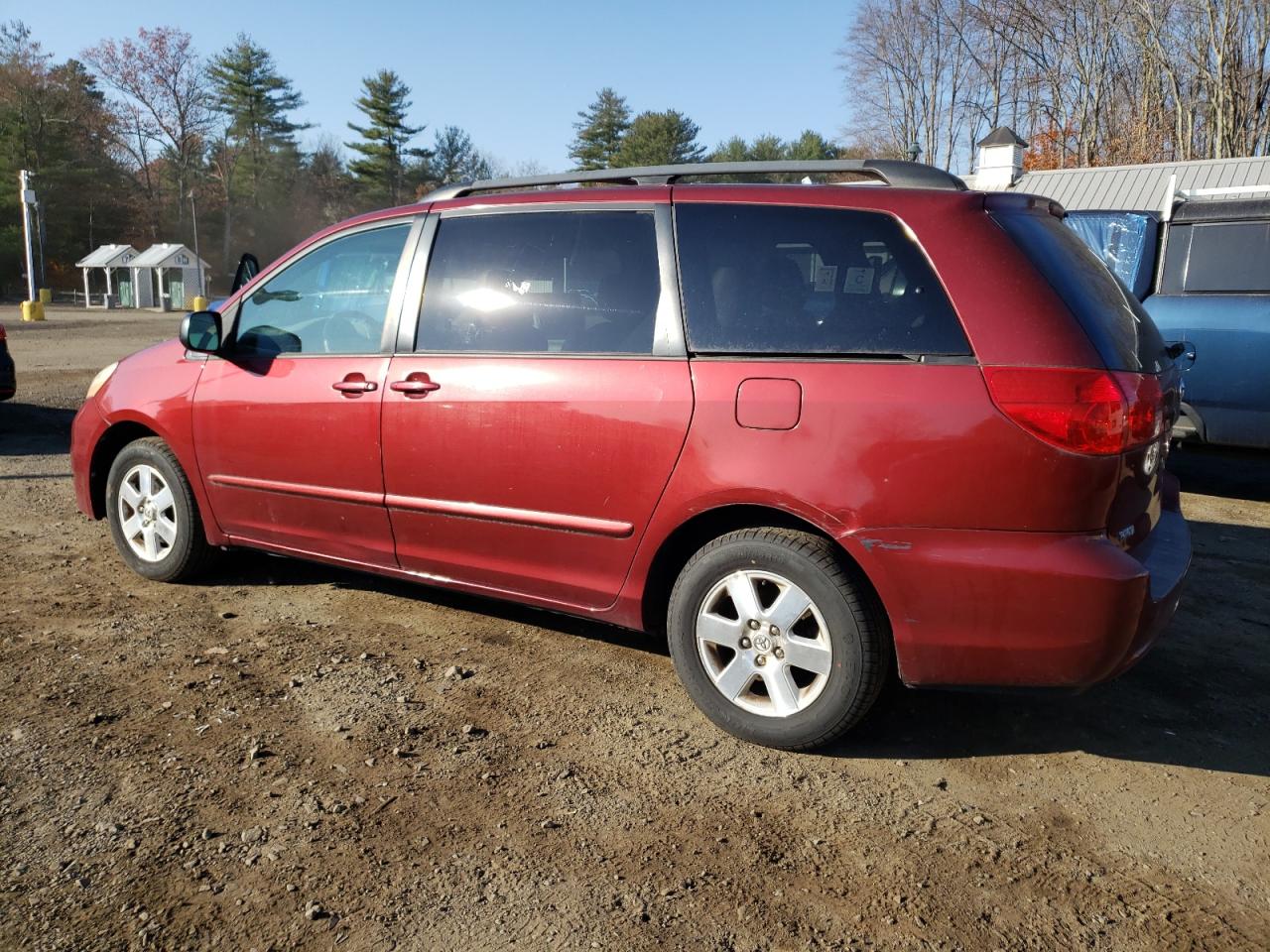 Obraz 2 z 2010 TOYOTA SIENNA CE 2010 z VIN 5TDKK4CC1AS328977
