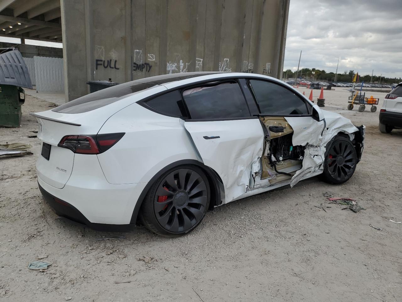 Image 3 of 2023 TESLA MODEL Y  2023 with VIN 7SAYGDEF7PF643320