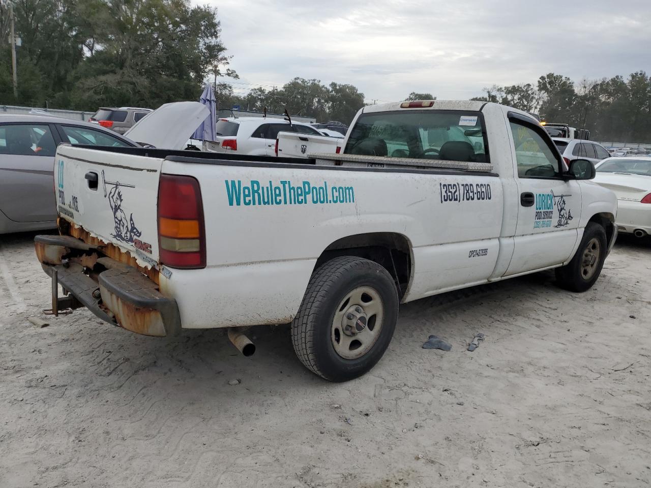 Image 3 of 2002 GMC NEW SIERRA C1500 2002 with VIN 1GTEC14V72Z295766