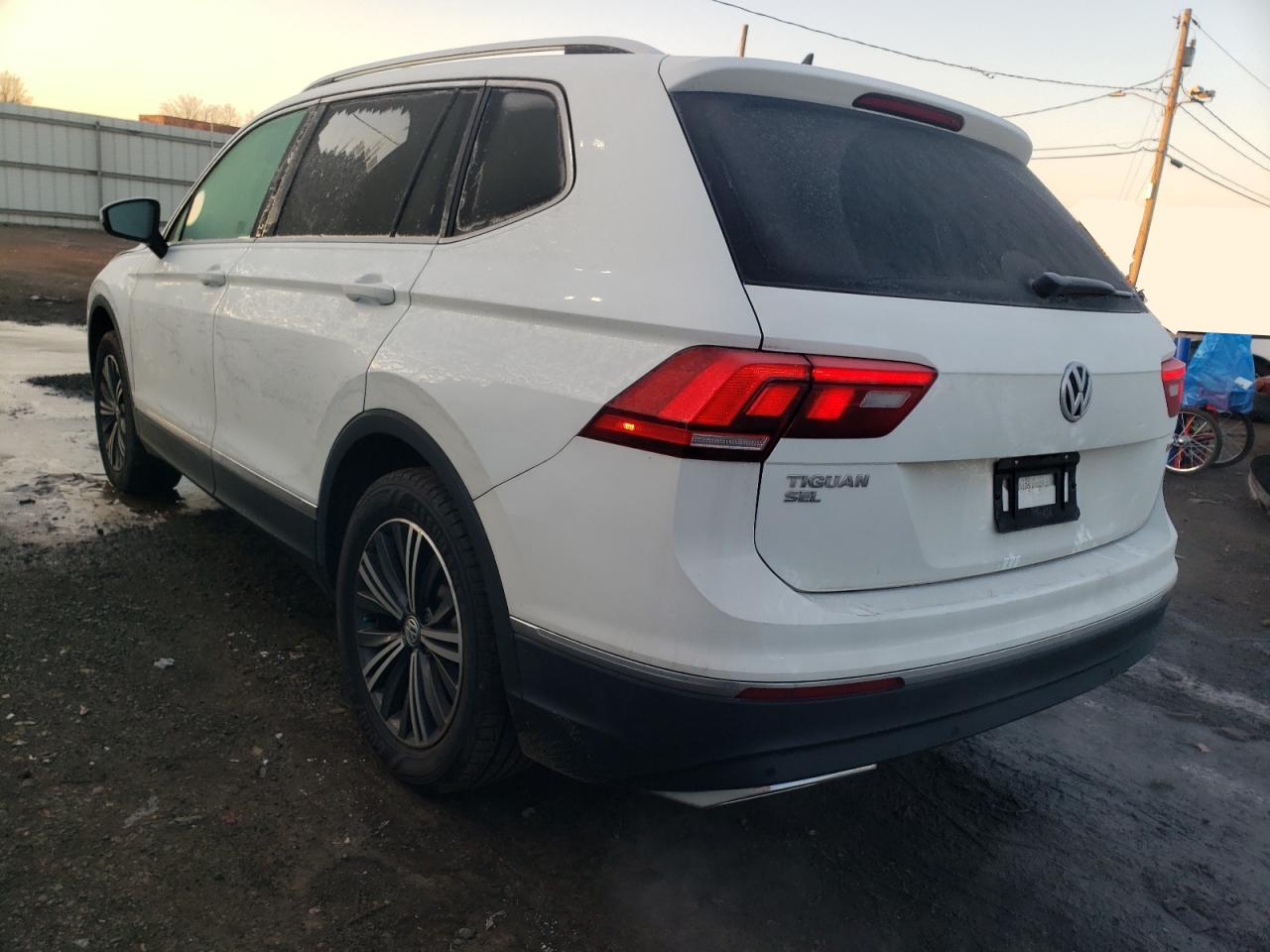 Image 2 of 2019 VOLKSWAGEN TIGUAN SE 2019 with VIN 3VV2B7AX8KM100162
