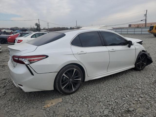 Obraz 3 z 2018 TOYOTA CAMRY XSE 2018 z VIN 4T1B61HK0JU058005