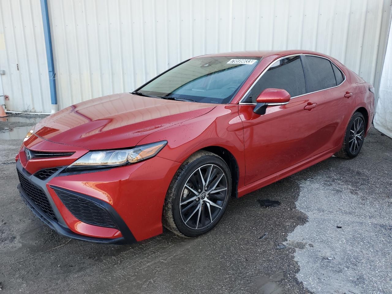 Obraz 1 z 2022 TOYOTA CAMRY SE 2022 z VIN 4T1G11AK8NU017433