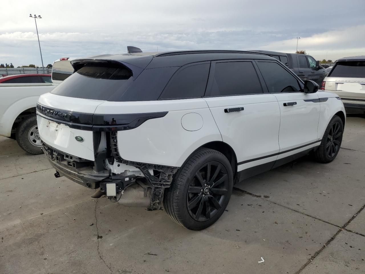 Obraz 3 z 2019 LAND ROVER RANGE ROVER VELAR R-DYNAMIC SE 2019 z VIN SALYL2EX8KA227664