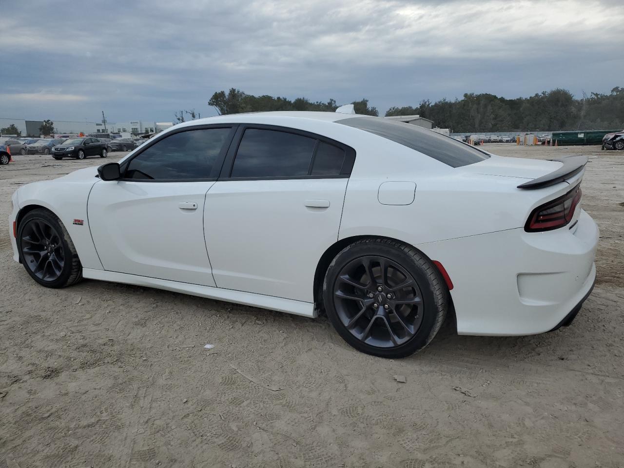 Obraz 2 z 2023 DODGE CHARGER SCAT PACK 2023 z VIN 2C3CDXGJ8PH592489