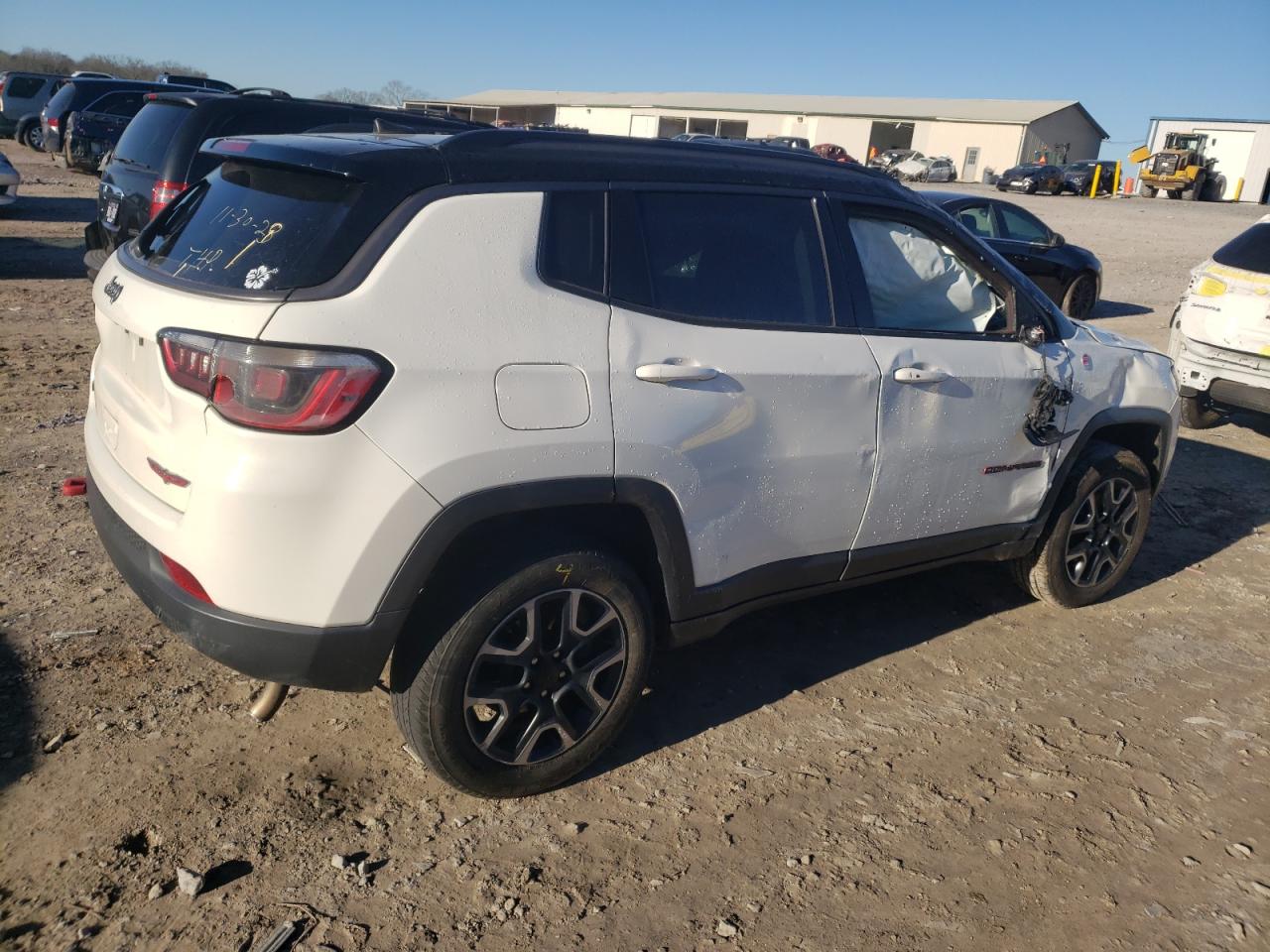 Image 3 of 2019 JEEP COMPASS TRAILHAWK 2019 with VIN 3C4NJDDB1KT712853