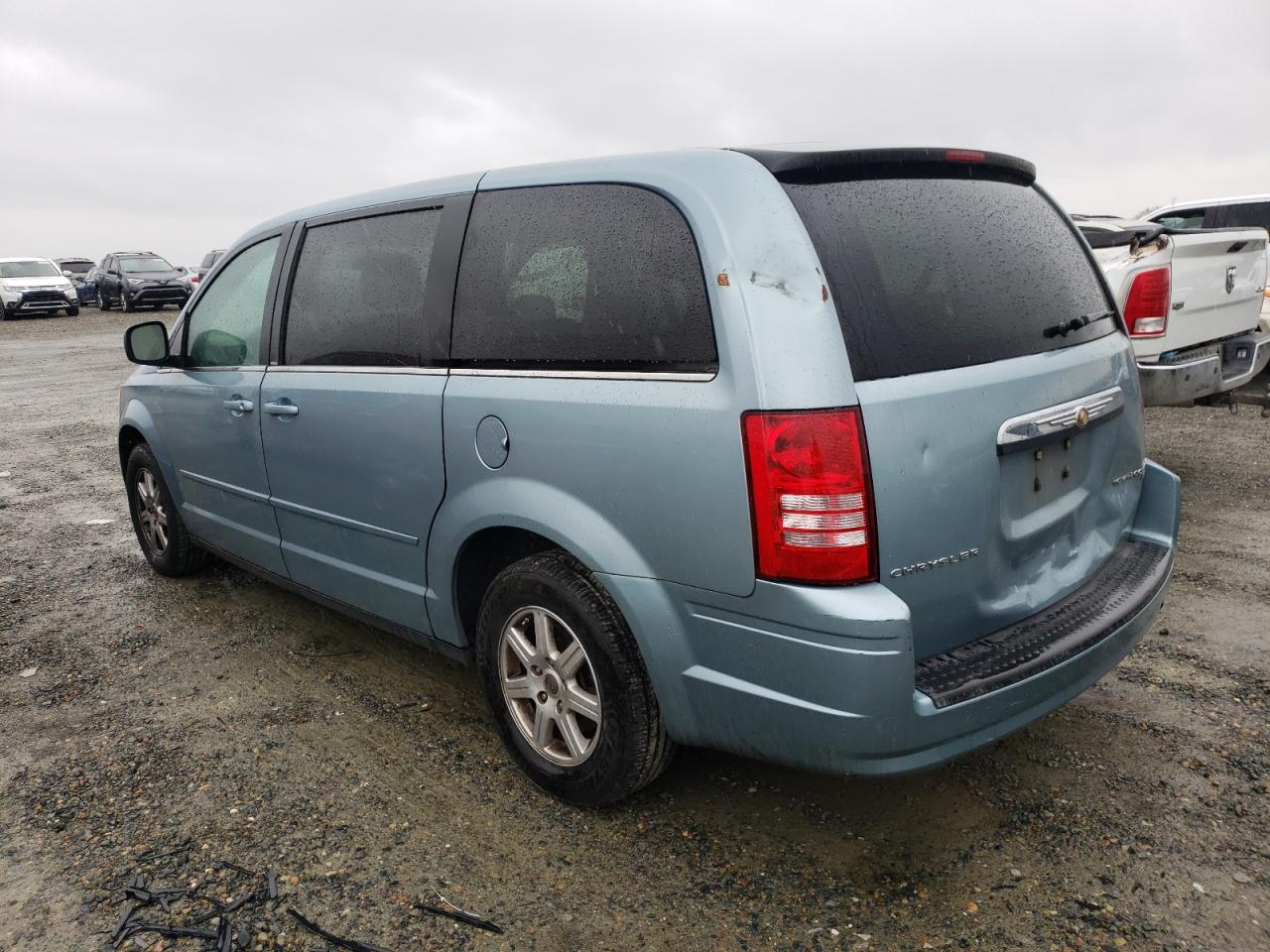 Изображение 2 2010 CHRYSLER TOWN & COUNTRY LX 2010 с VIN 2A4RR2D14AR374947