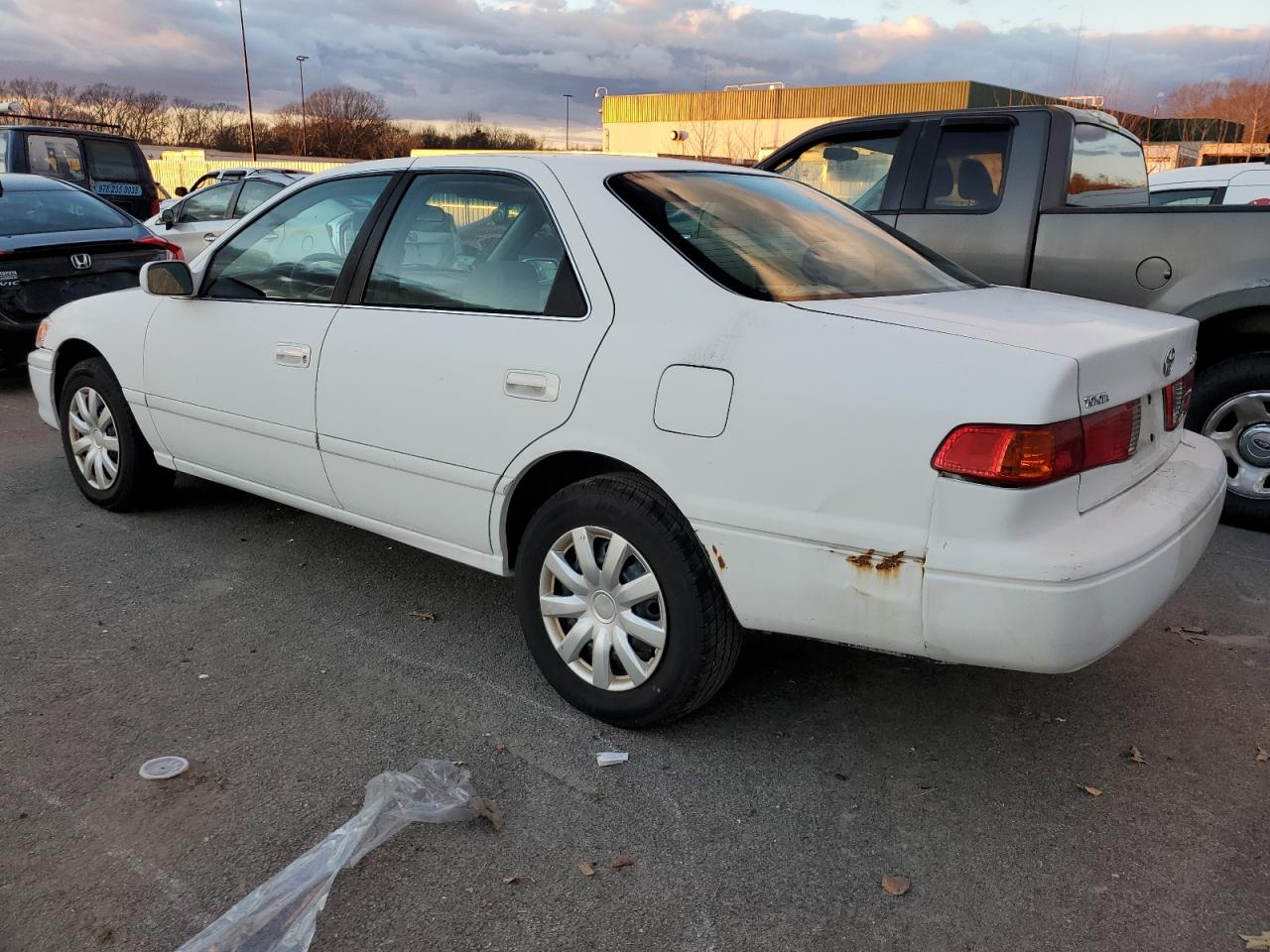 Obraz 2 z 2001 TOYOTA CAMRY CE 2001 z VIN 4T1BG22K61U854978