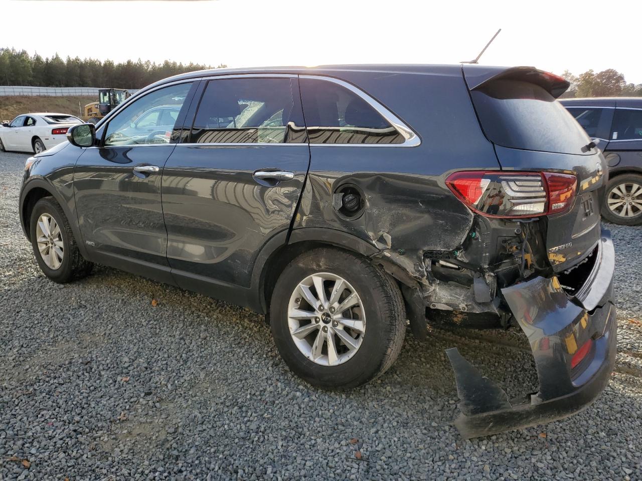 Изображение 2 2020 KIA SORENTO L 2020 с VIN 5XYPGDA31LG653106