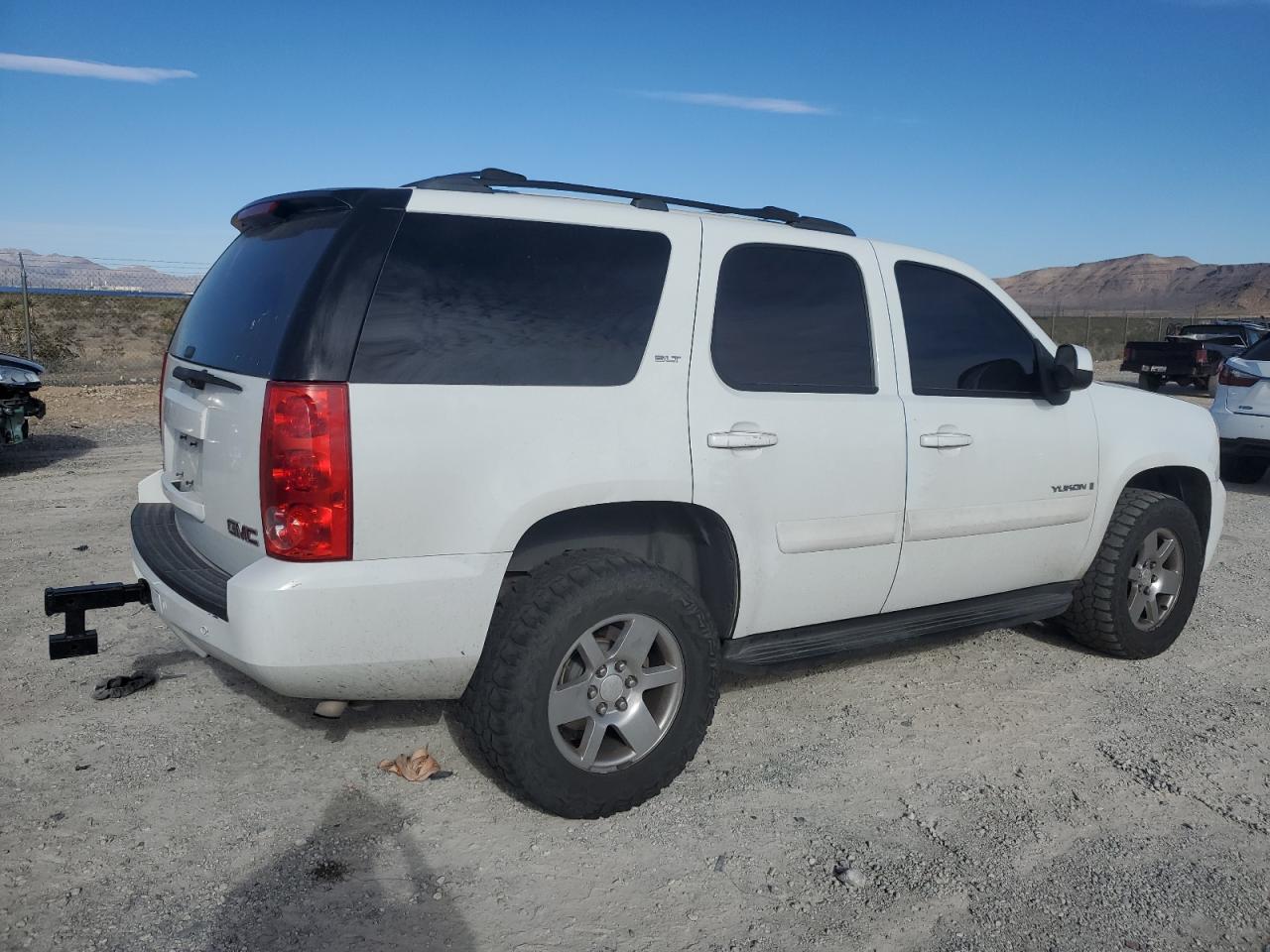 Image 3 of 2007 GMC YUKON  2007 with VIN 1GKFK13047J377896