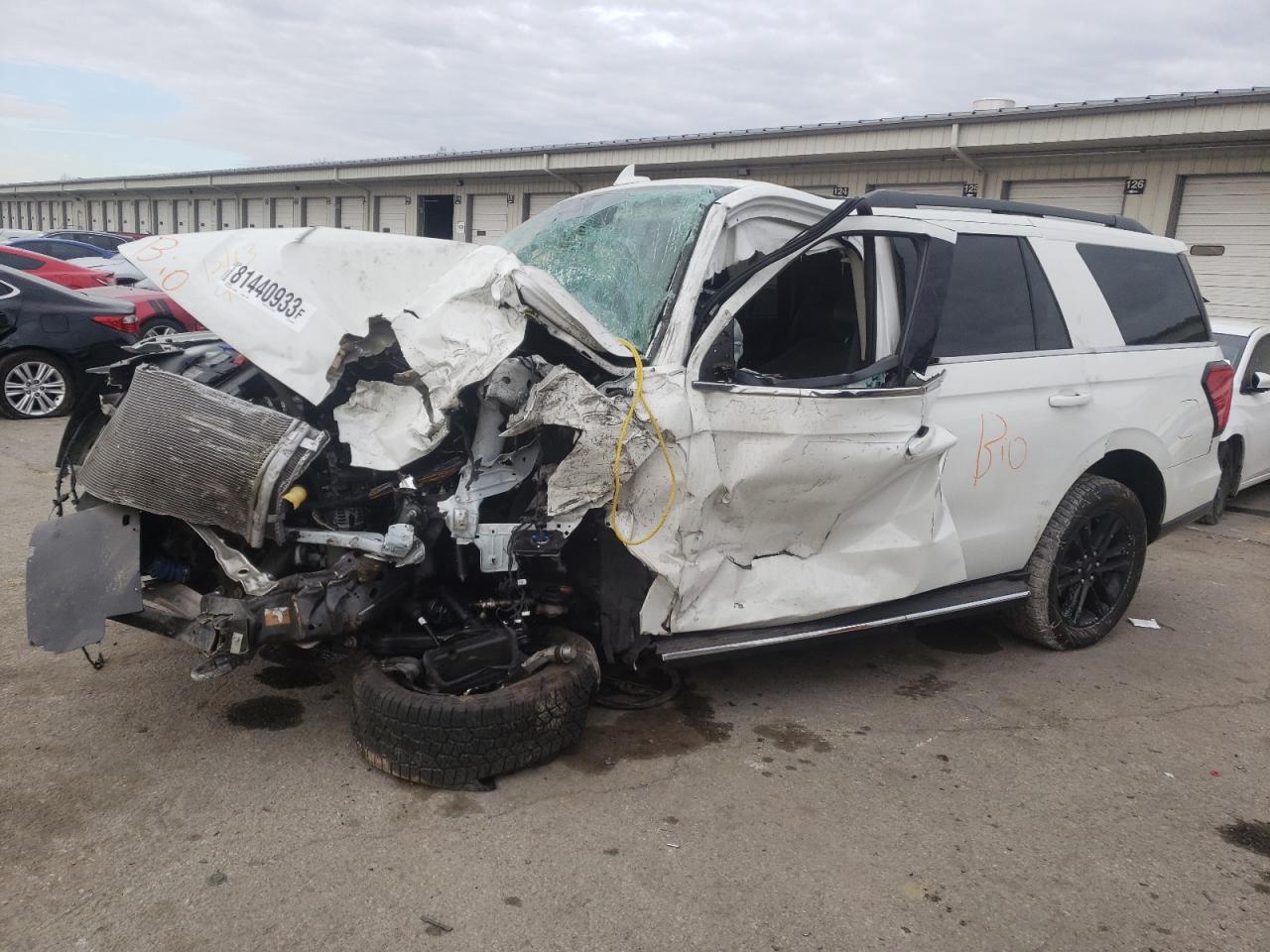 Image 1 of 2023 FORD EXPEDITION XLT 2023 with VIN 1FMJU1J84PEA01423