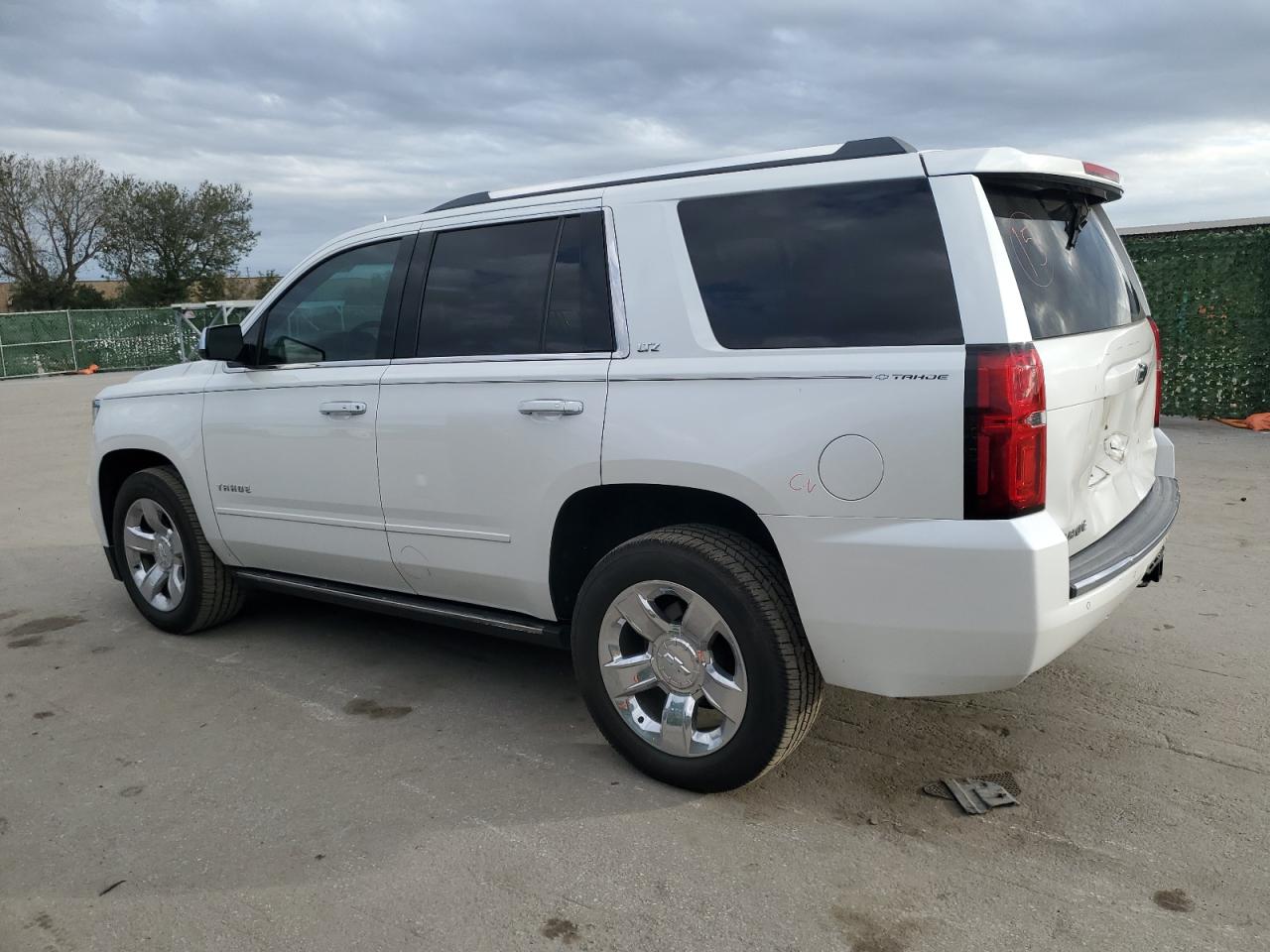 Изображение 2 2016 CHEVROLET TAHOE C1500 LTZ 2016 с VIN 1GNSCCKC4GR399825