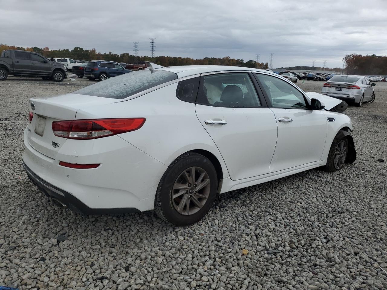 Image 3 of 2019 KIA OPTIMA LX 2019 with VIN 5XXGT4L3XKG325212