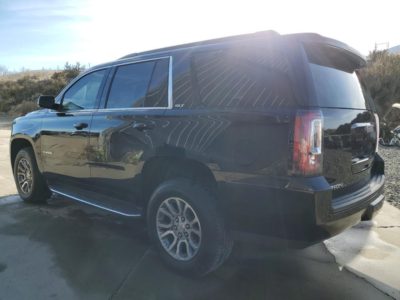 Image 2 of 2017 GMC YUKON SLT 2017 with VIN 1GKS2BKC9HR200425