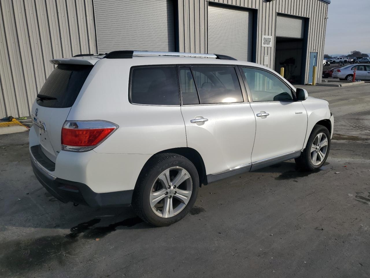 Obraz 3 z 2013 TOYOTA HIGHLANDER LIMITED 2013 z VIN 5TDDK3EH1DS263127