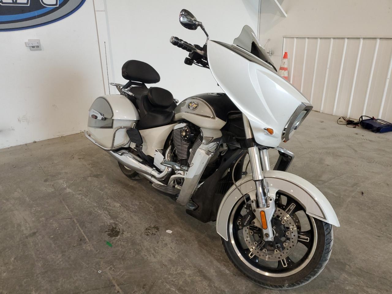 Image 1 of 2011 VICTORY MOTORCYCLES CROSS COUNTRY STANDARD 2011 with VIN 5VPDB36N1B3003153