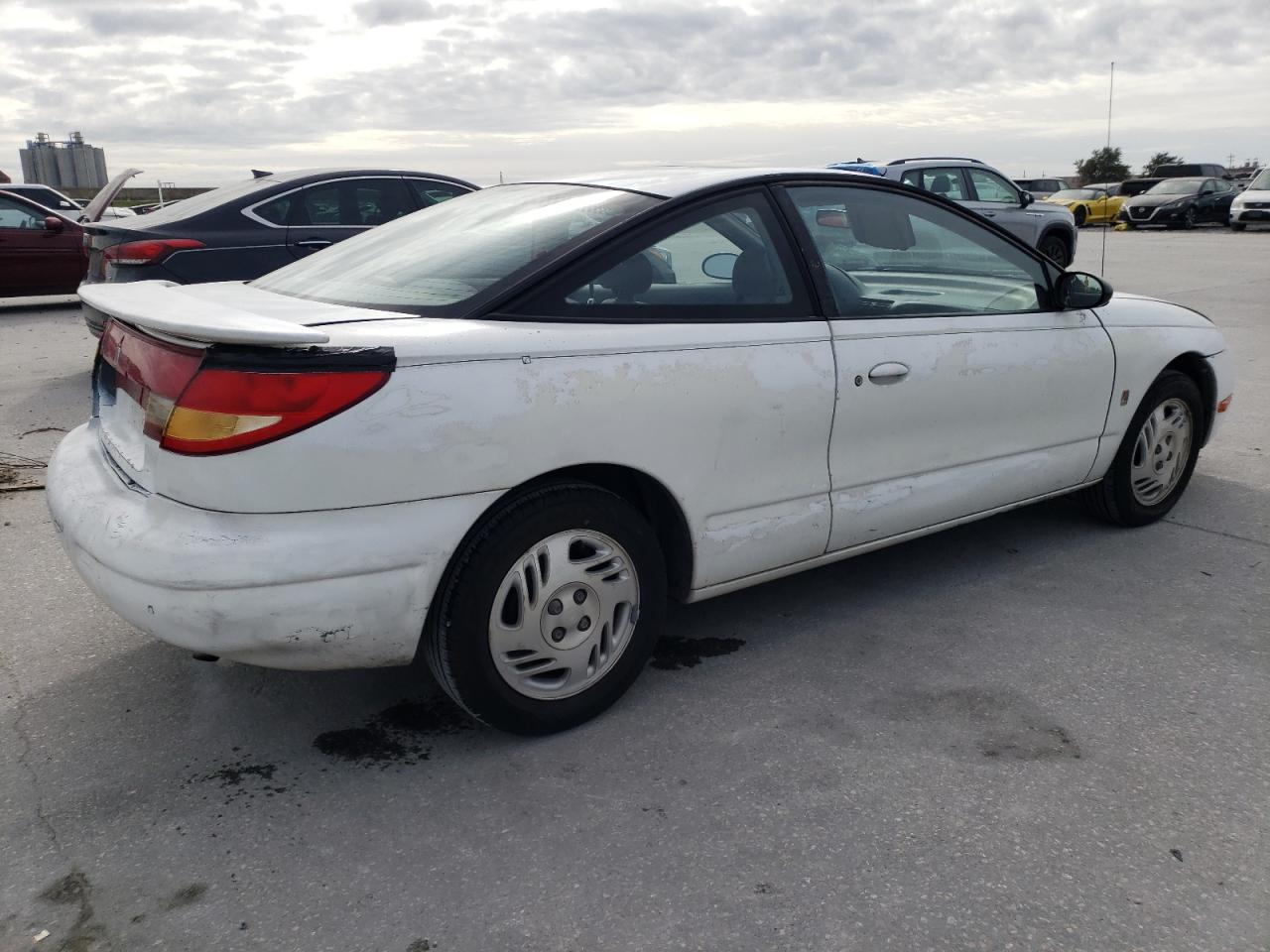 Image 3 of 1999 SATURN SC2  1999 with VIN 1G8ZH1275XZ177997