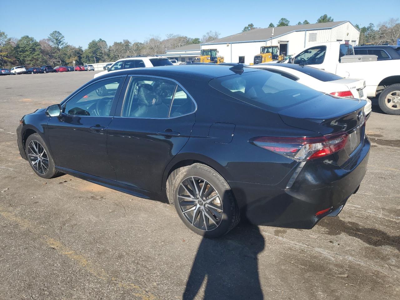 Obraz 2 z 2022 TOYOTA CAMRY SE 2022 z VIN 4T1G11AK2NU010252