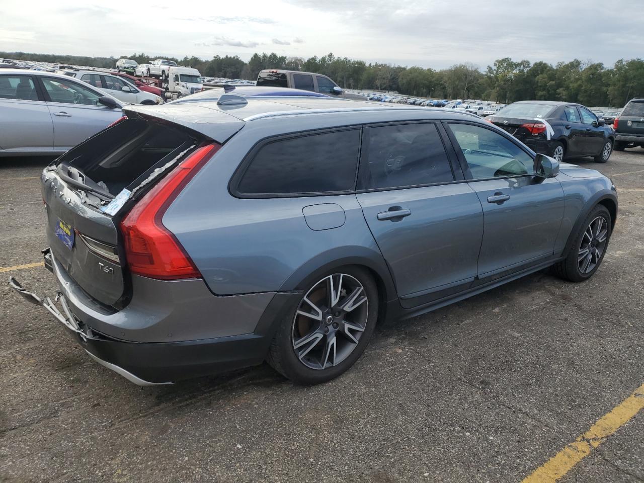 Obraz 3 z 2017 VOLVO V90 CROSS COUNTRY T6 INSCRIPTION 2017 z VIN YV4A22NL4H1004892