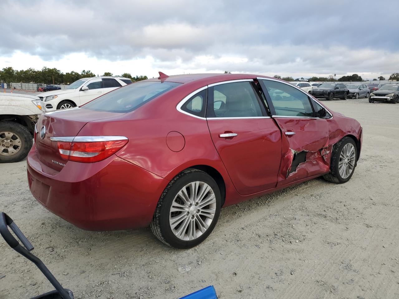 Image 3 of Buick Verano 2014 with VIN 1G4PP5SK7E4144100