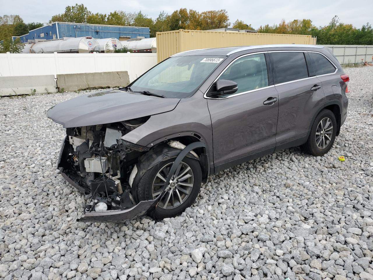 Изображение 1 2019 TOYOTA HIGHLANDER SE 2019 с VIN 5TDJZRFH5KS628969