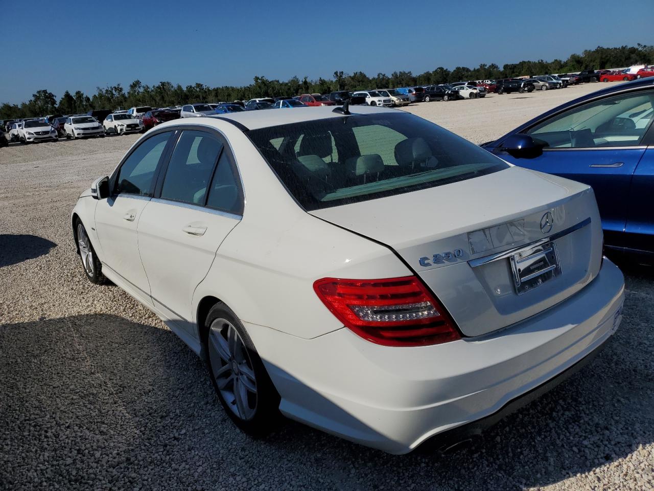Изображение 2 2012 MERCEDES-BENZ C 250 2012 с VIN WDDGF4HB0CA621527