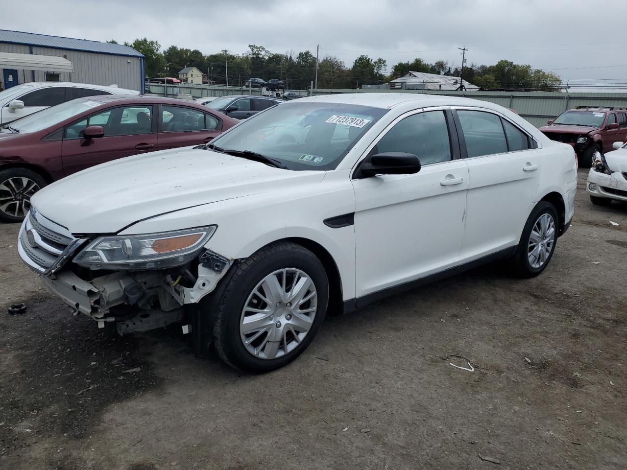 Image 1 of 2013 FORD TAURUS POLICE INTERCEPTOR 2013 with VIN 1FAHP2M82DG119116