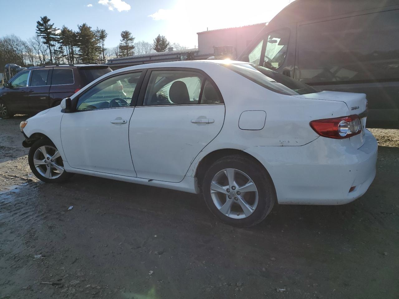 Obraz 2 z 2013 TOYOTA COROLLA BASE 2013 z VIN 2T1BU4EE2DC032825