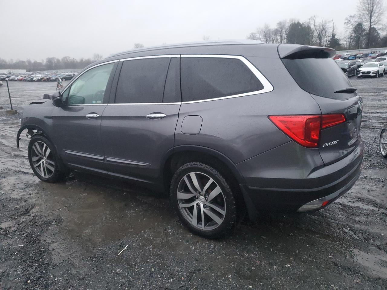 Image 2 of 2017 HONDA PILOT ELITE 2017 with VIN 5FNYF6H02HB103944