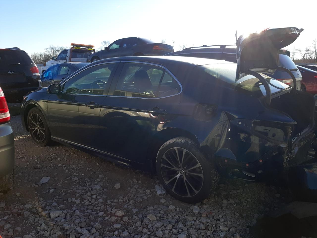 Изображение 2 2018 TOYOTA CAMRY L 2018 с VIN JTNB11HK2J3040948