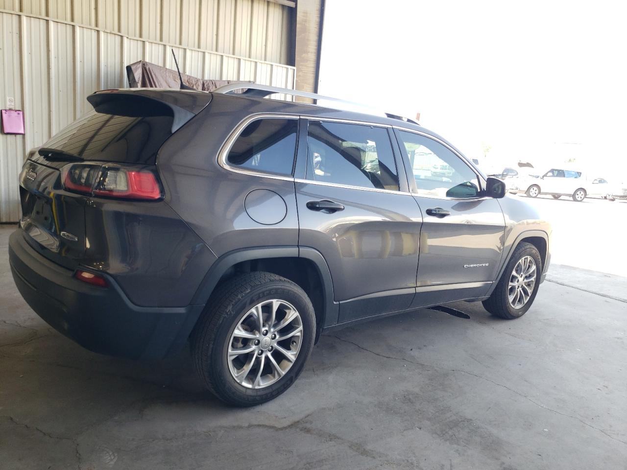 Obraz 3 z 2019 JEEP CHEROKEE LATITUDE PLUS 2019 z VIN 1C4PJLLB2KD184198