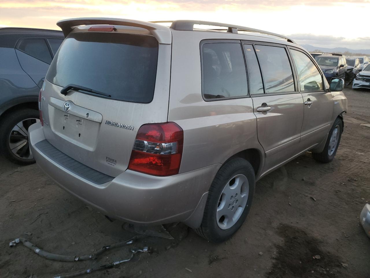 Image 3 of 2004 TOYOTA HIGHLANDER  2004 with VIN JTEEP21A740049167