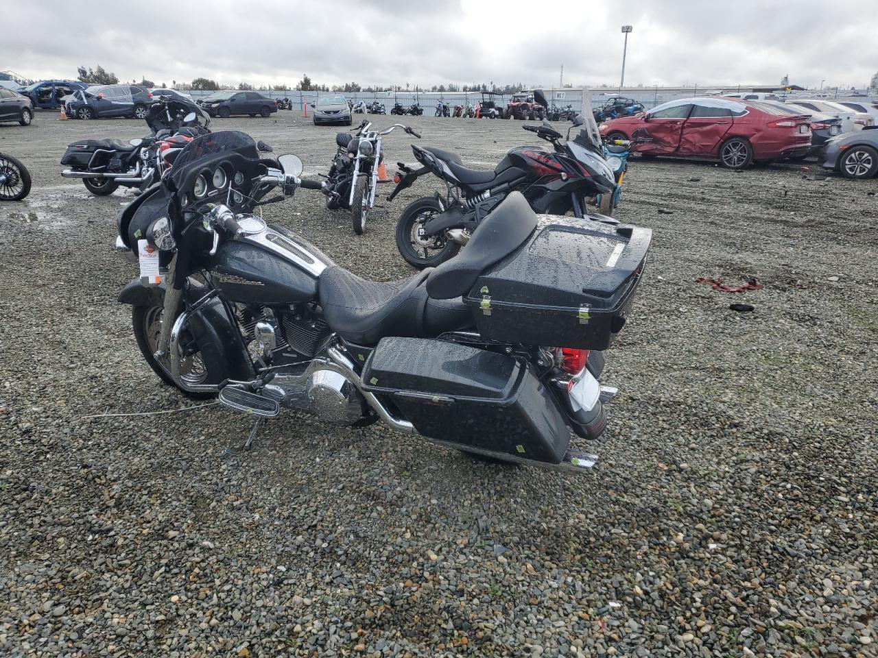 Изображение 3 2006 HARLEY-DAVIDSON FLHXI CALIFORNIA 2006 с VIN 1HD1KBW326Y648685