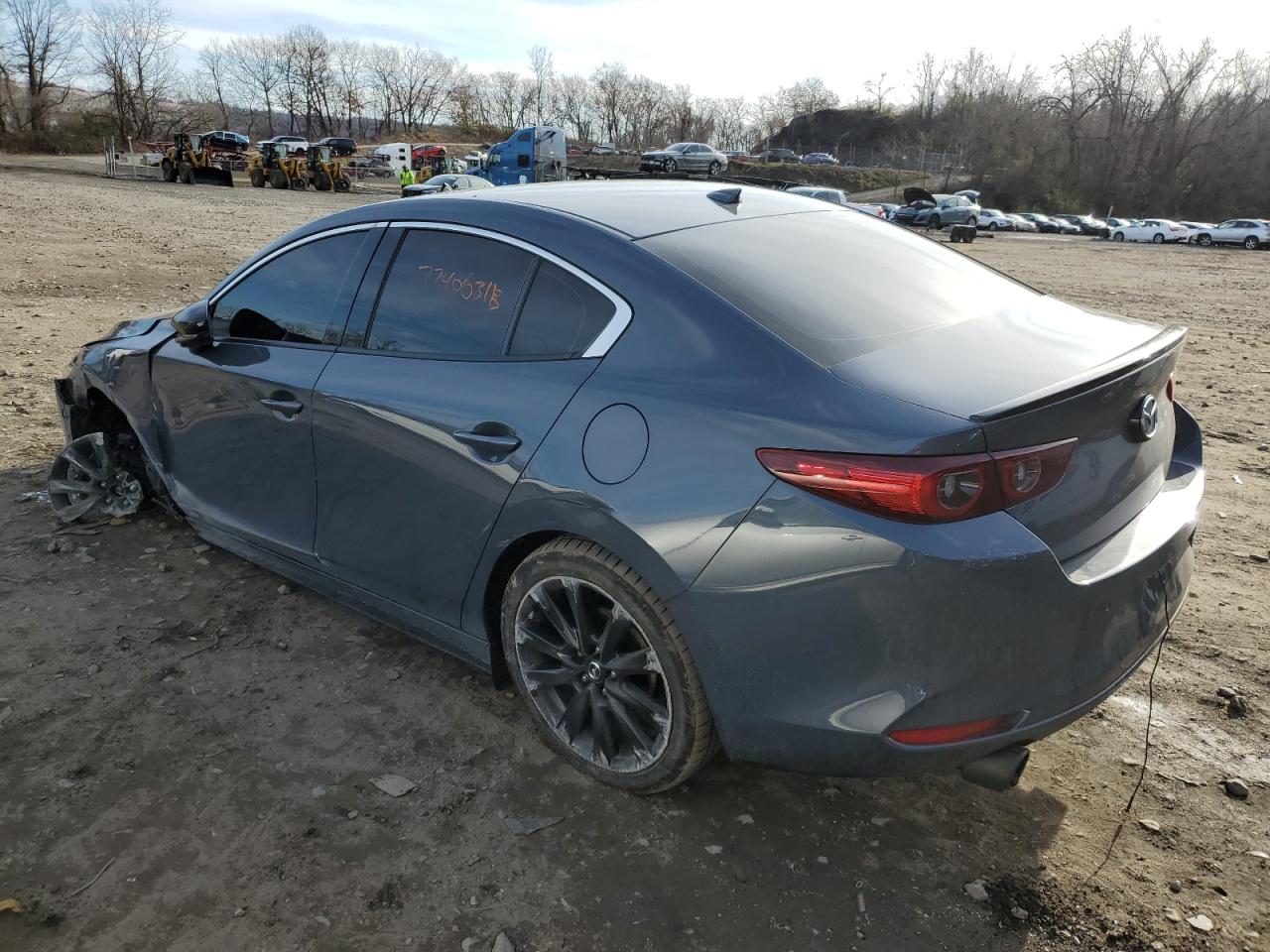 Изображение 2 2022 MAZDA 3 PREMIUM PLUS 2022 с VIN JM1BPBEY7N1509602