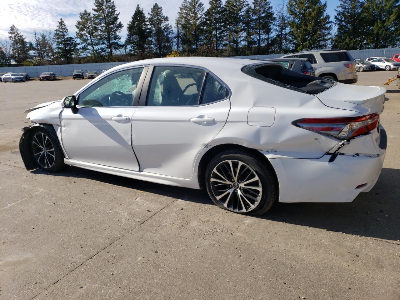 Obraz 2 z 2018 TOYOTA CAMRY L 2018 z VIN 4T1B11HK2JU084121