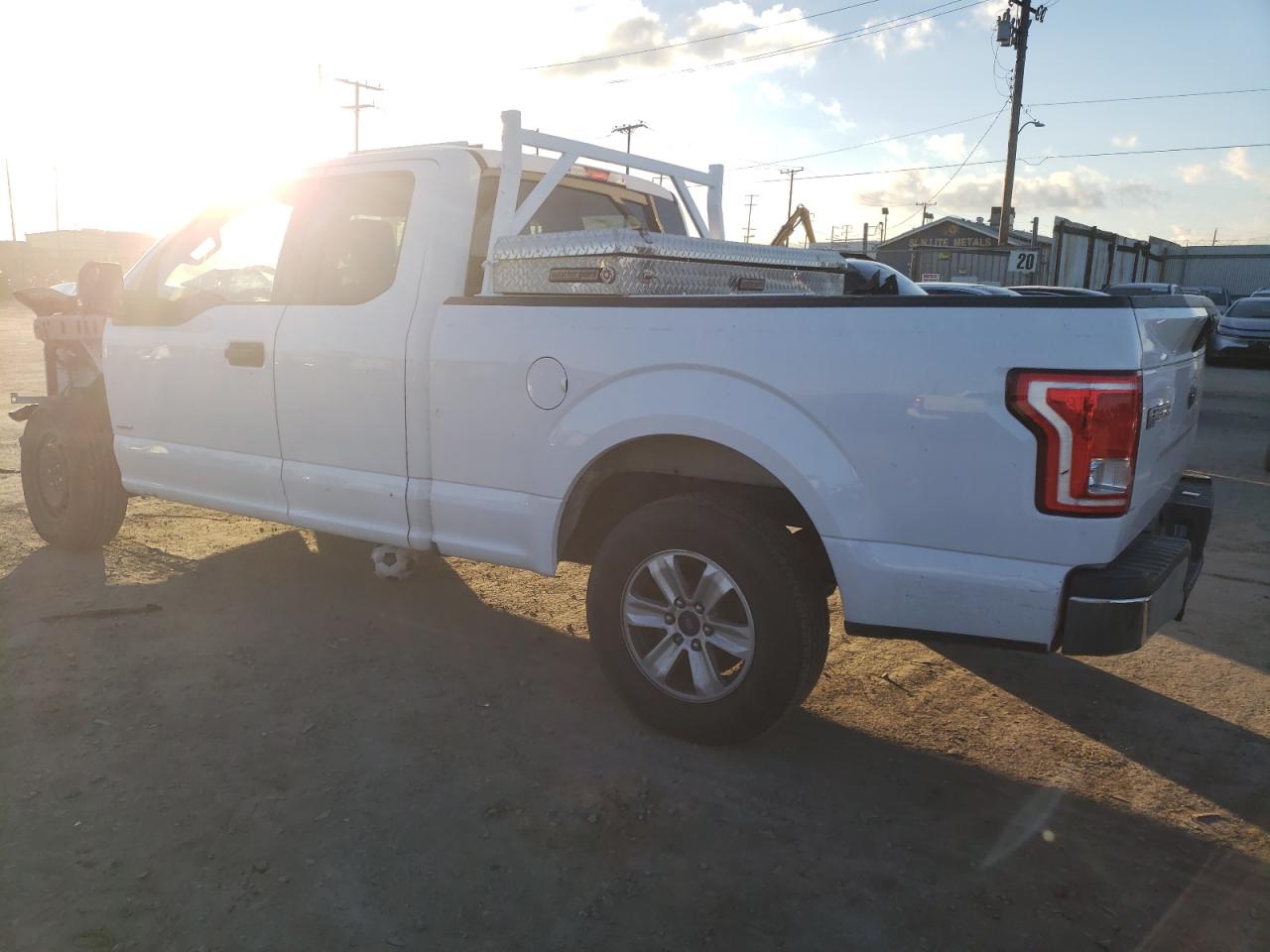 Изображение 2 2017 FORD F150 SUPER CAB 2017 с VIN 1FTEX1CP3HKC19230