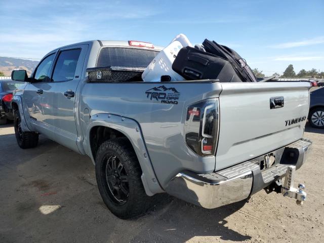 Изображение 2 2017 TOYOTA TUNDRA CREWMAX SR5 2017 с VIN 5TFEM5F16HX117950