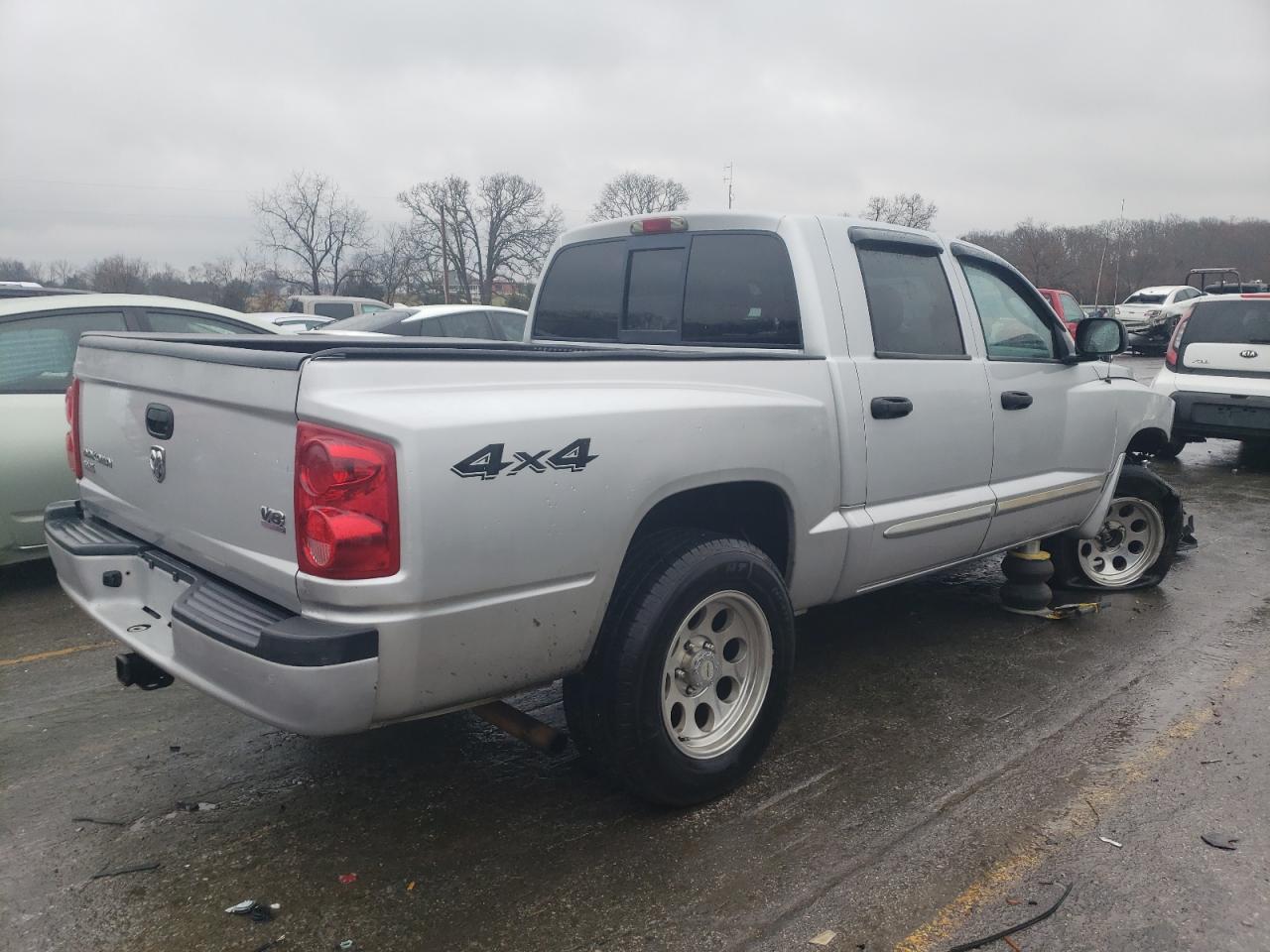 Изображение 3 2005 DODGE DAKOTA QUAD SLT 2005 с VIN 1D7HW48N35S113936