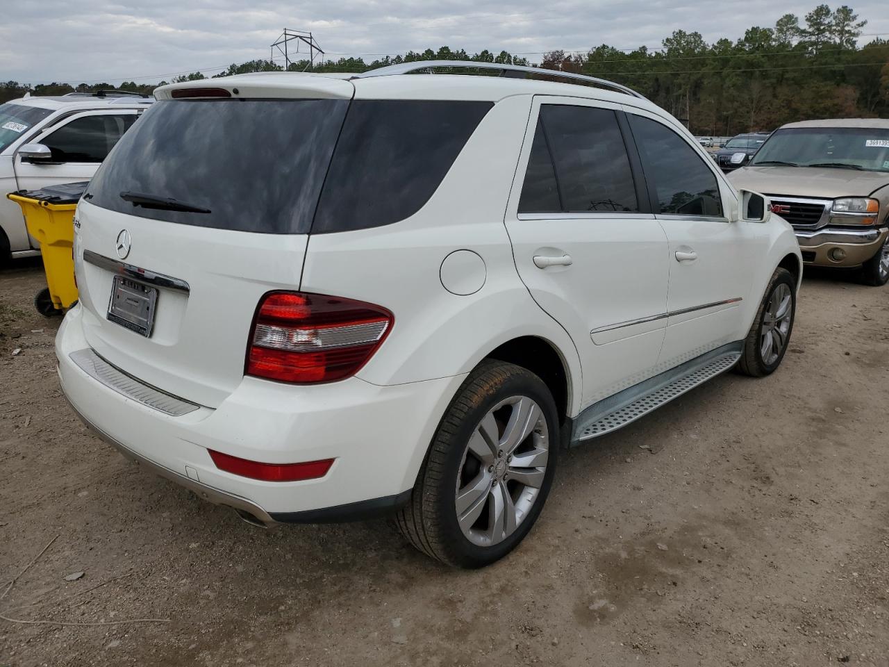 Image 3 of 2011 MERCEDES-BENZ ML 350 2011 with VIN 4JGBB5GBXBA688380